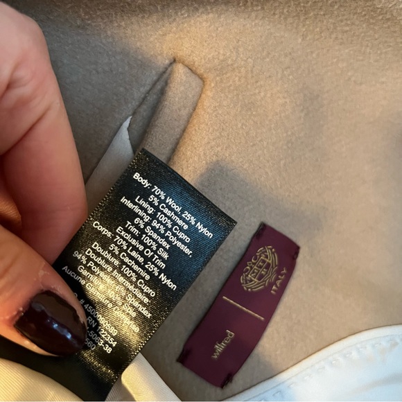 Aritzia Cocoon Coat - Picture 12 of 12